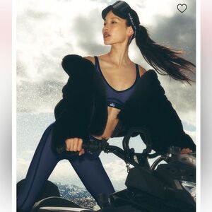 NEW 🤍 ALO Yoga Navy Blue Airlift 7/8 Leggings + Line Up Bra XS S